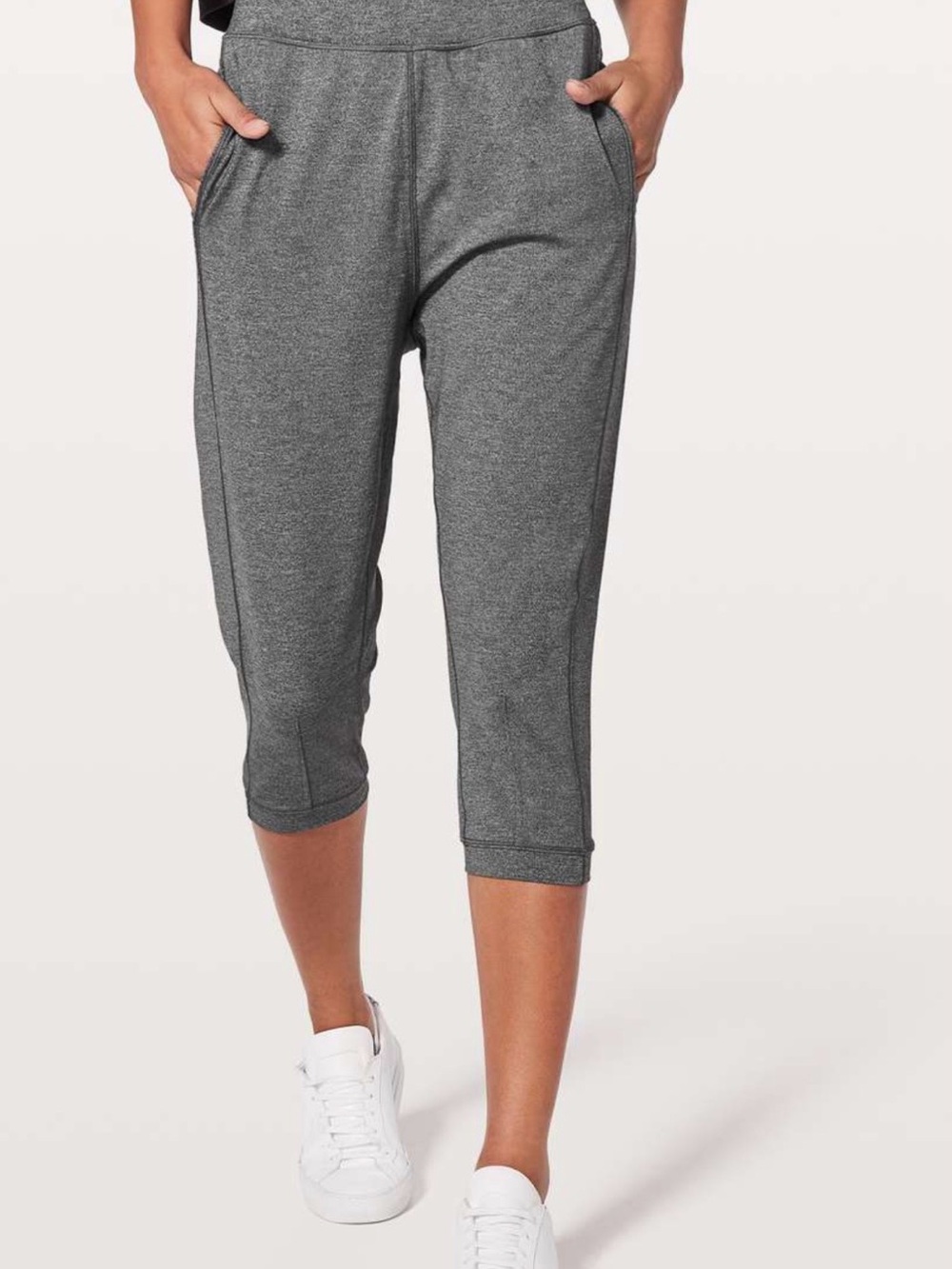 lululemon Rejuvenate Crop 18” Heathered Black Gray Size 2